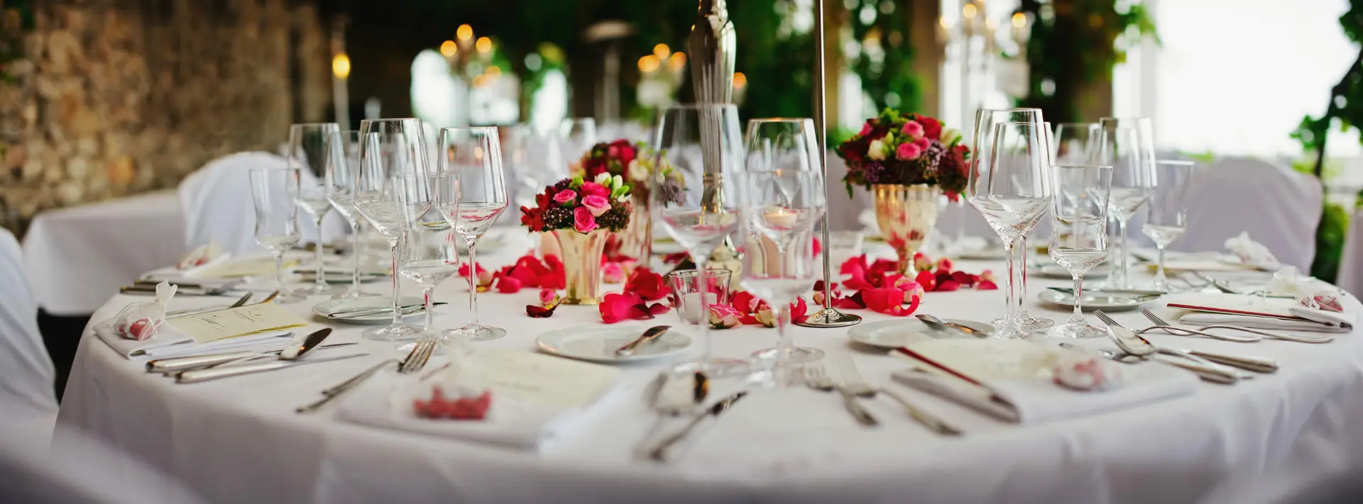 Assiettes-verres-couverts