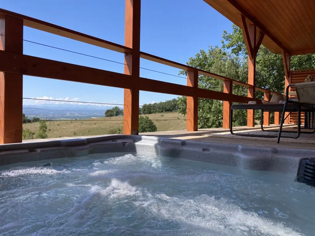 cabane avec vue sur les Pyrénées - Aude - Occitanie
