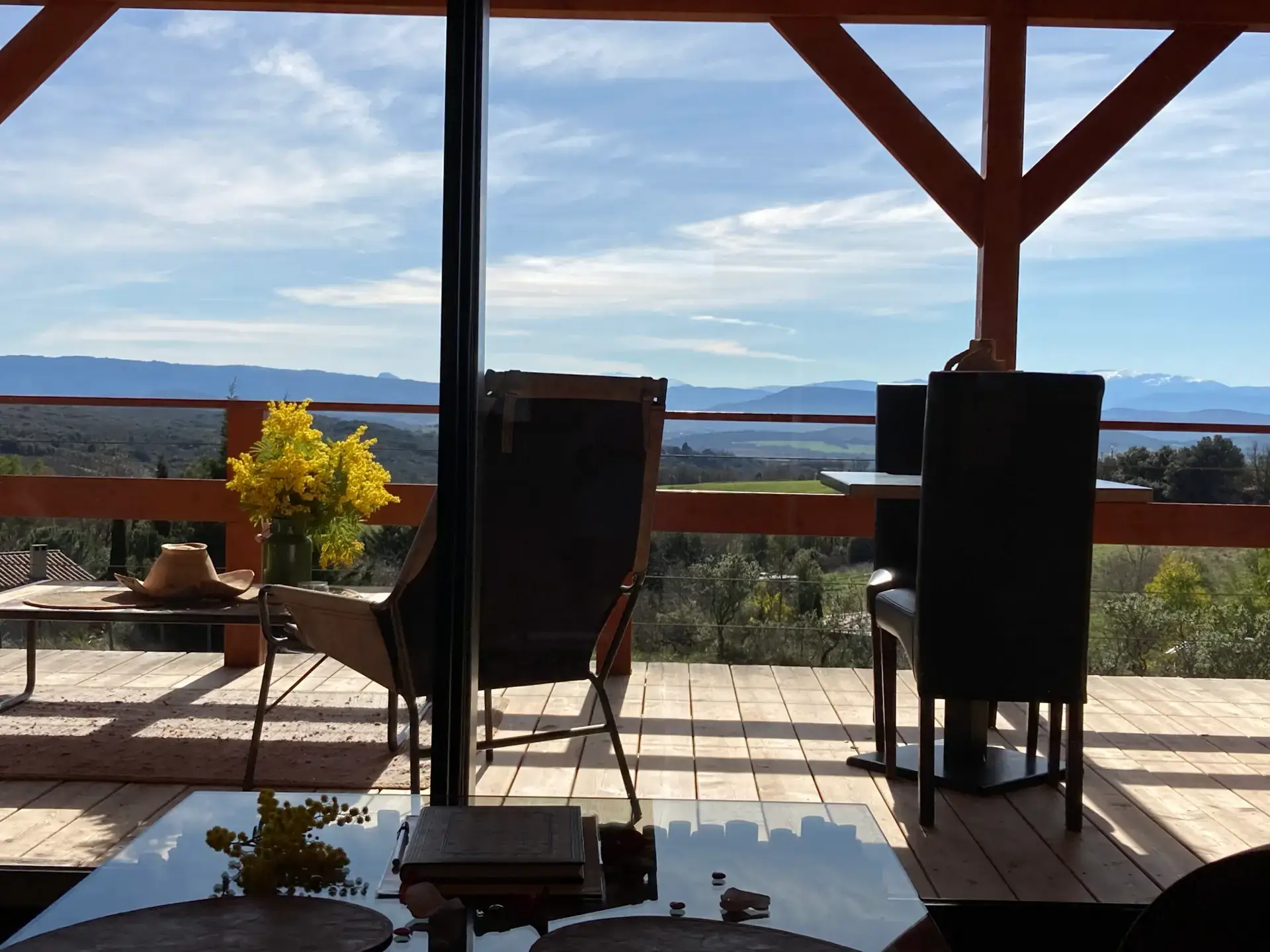 Cabane insolite avec spa privatif et vue panoramique sur la chaîne des Pyrénées dans l'Aude